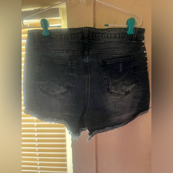 Forever21 Shorts - Picture 5 of 5